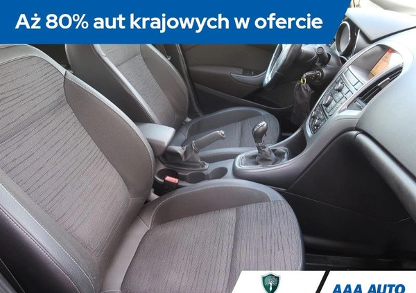 Opel Astra cena 40000 przebieg: 181340, rok produkcji 2016 z Nowe Miasto Lubawskie małe 106